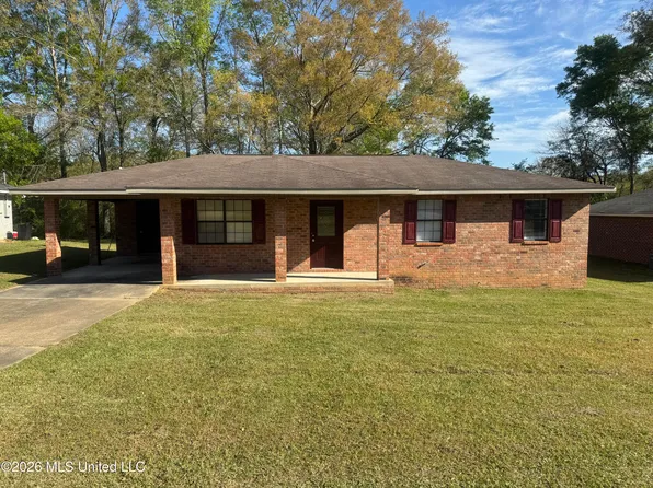 108 A B Thompson St, Summit, MS 39666