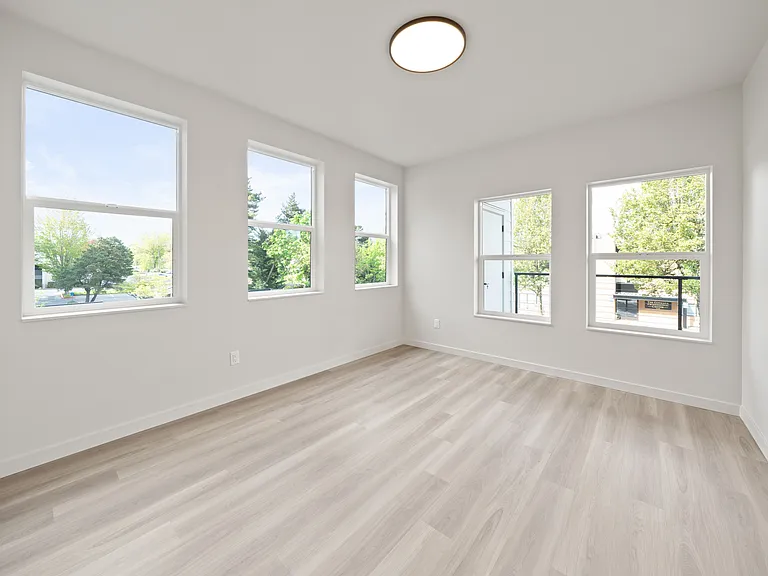 7044 SW Gonzaga St #304 — Photo 31