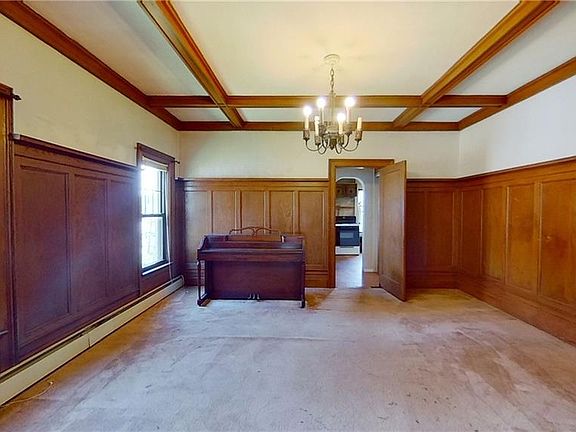 3rd image of 31-33 Vernon Ave
