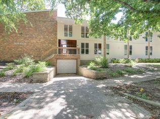 609 W Main St, Urbana, IL 61801