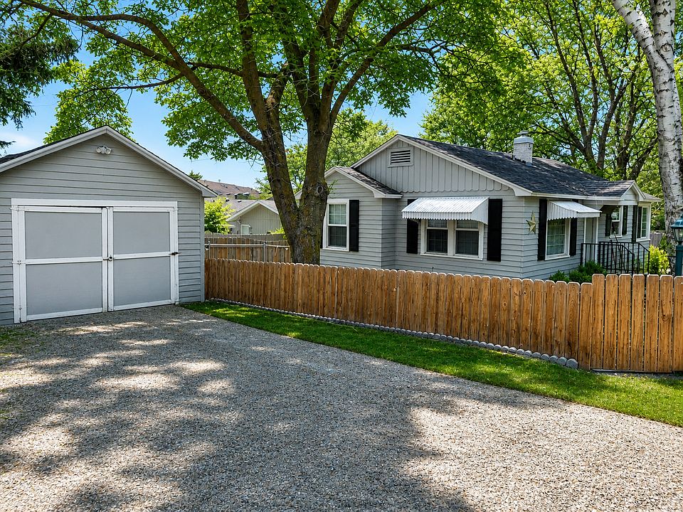 1st image of 617 1/2 N 32nd Ave