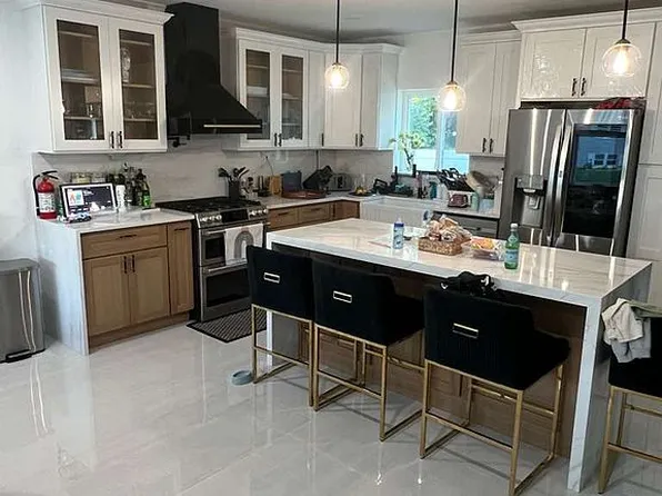 62 Clark Pl, Avenel, NJ 07001