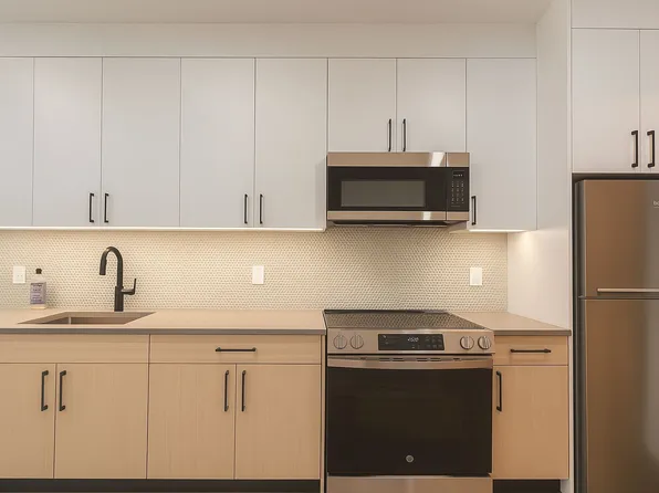 499 Communipaw Avenue image 3 of 9