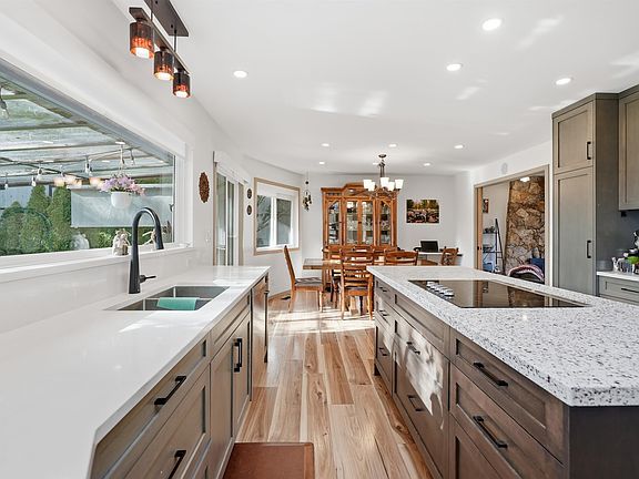 5th image of 526 Yale Rd