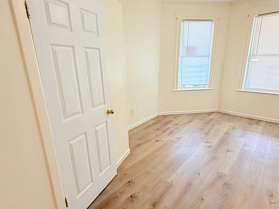 2nd image of 189 Amherst St #1