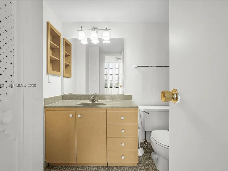 20500 W Country Club Dr #607 — Photo 24