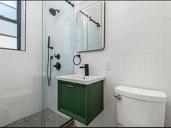 3rd image of 7204 Forest Ave #2R
