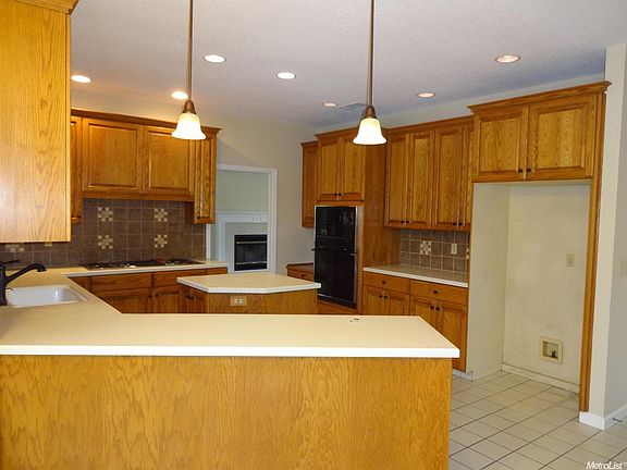 5th image of 1133 Chateau Ct