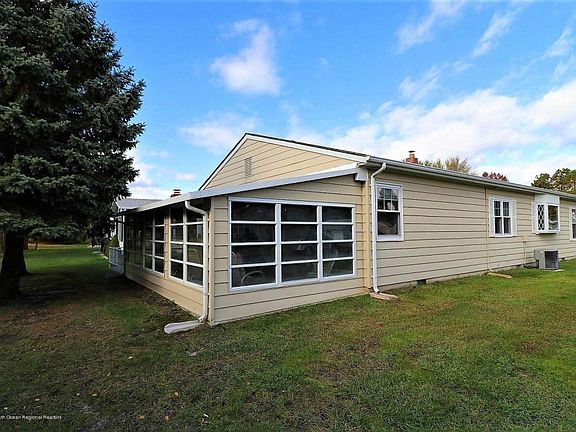 4th image of 65 Prince Charles Dr