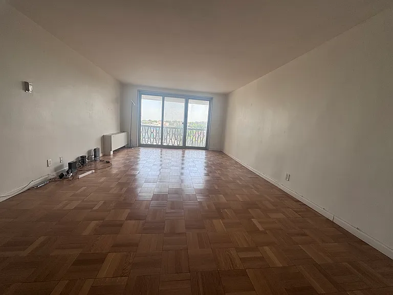 2100 Linwood Ave #11T — Photo 4