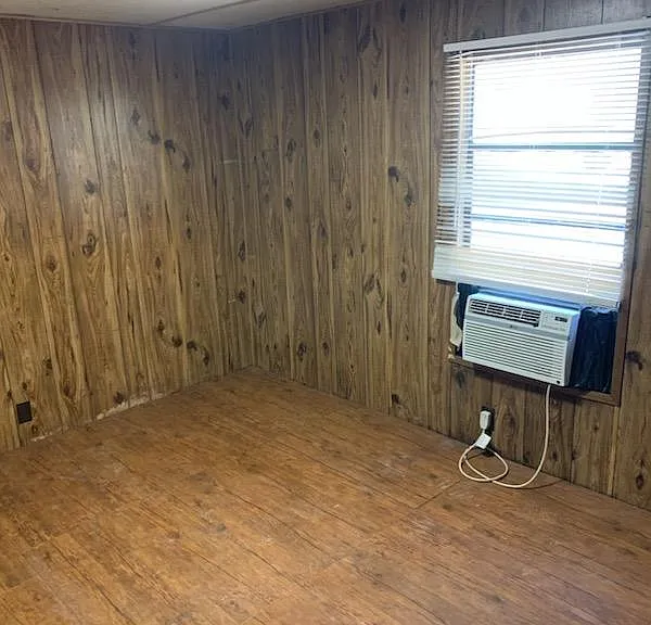 Ace Dr — Photo 3