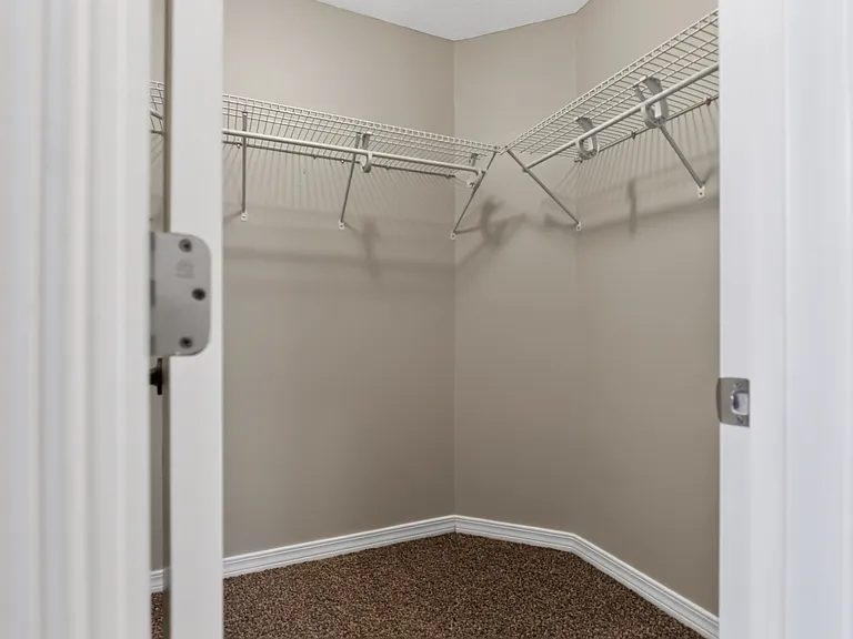451 Eisenhower Dr — Photo 20