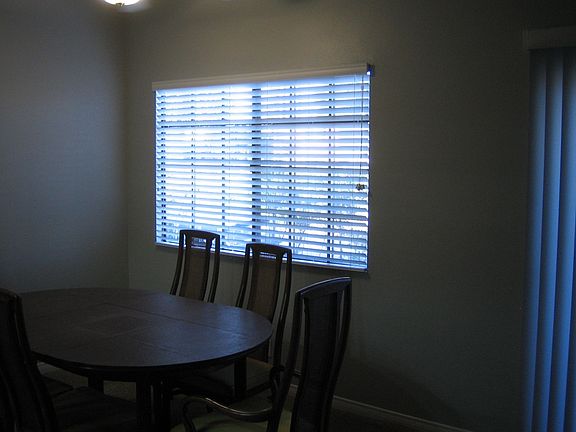 3rd image of 189 Courtyard Dr