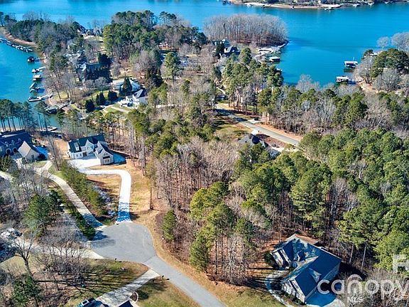 5th image of 152 Fox Hunt Dr #5
