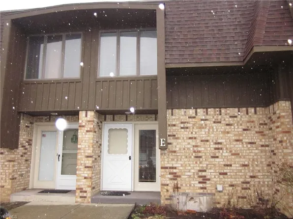 312 Bryn Mawr St, Ravenna, OH 44266