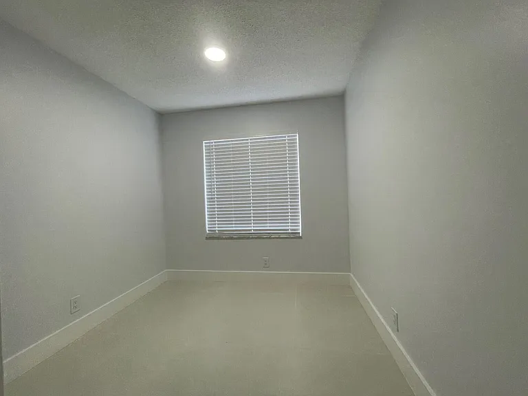 1630 Zenith Way #1630 — Photo 6