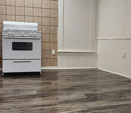 2nd image of 112 N 3rd Ave #1
