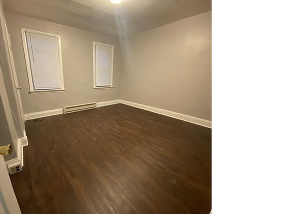 5th image of 275 E Tusculum St