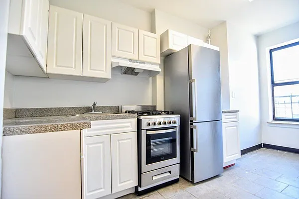 Rented by Ledvech Group | media 3