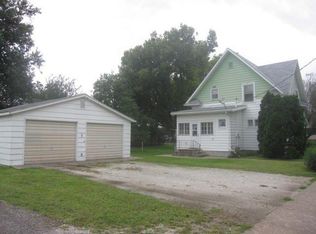 1820 W 5th St, Perry, IA 50220