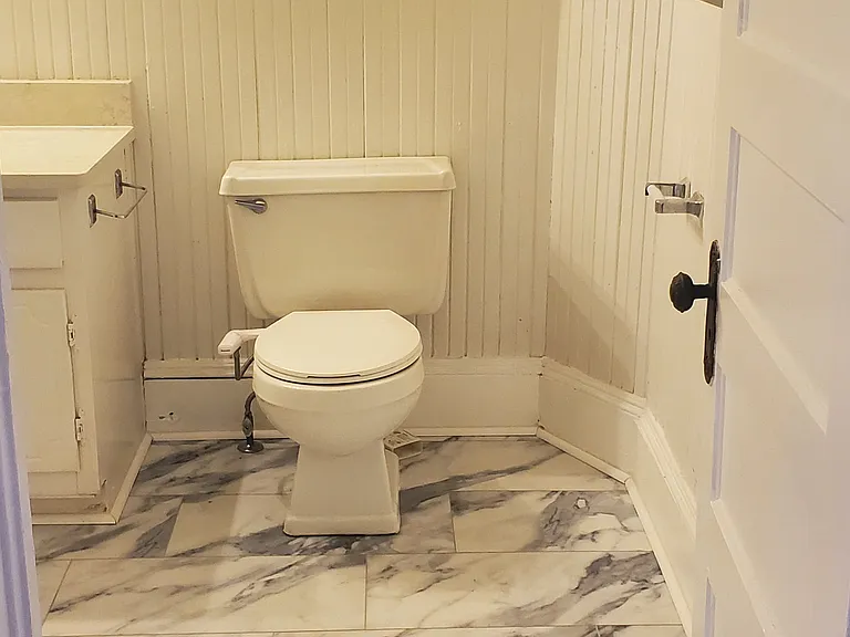 381B Spring St #B — Photo 18