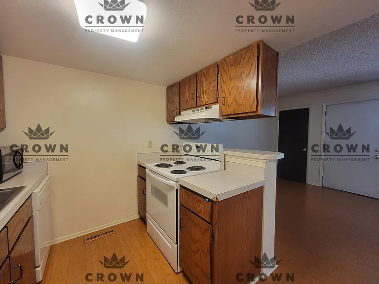 1502 Trent Ct #5 — Photo 4