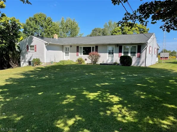 2958 Waynesburg Dr SE, Canton, OH 44707