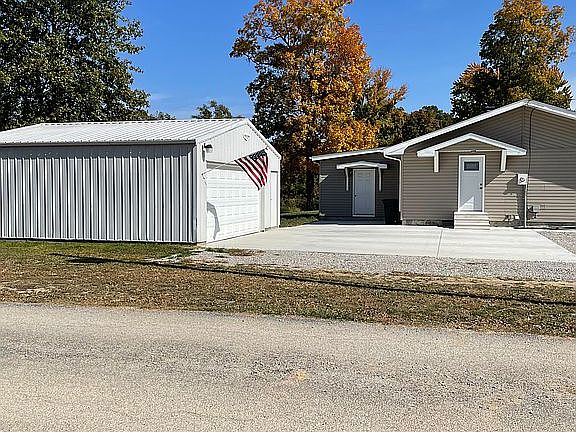 5th image of 2782 E Il Highway 15