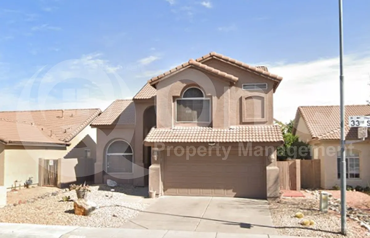 4 bed, 3.0 bath, 2019 sqft, $2,800 — Photo 2
