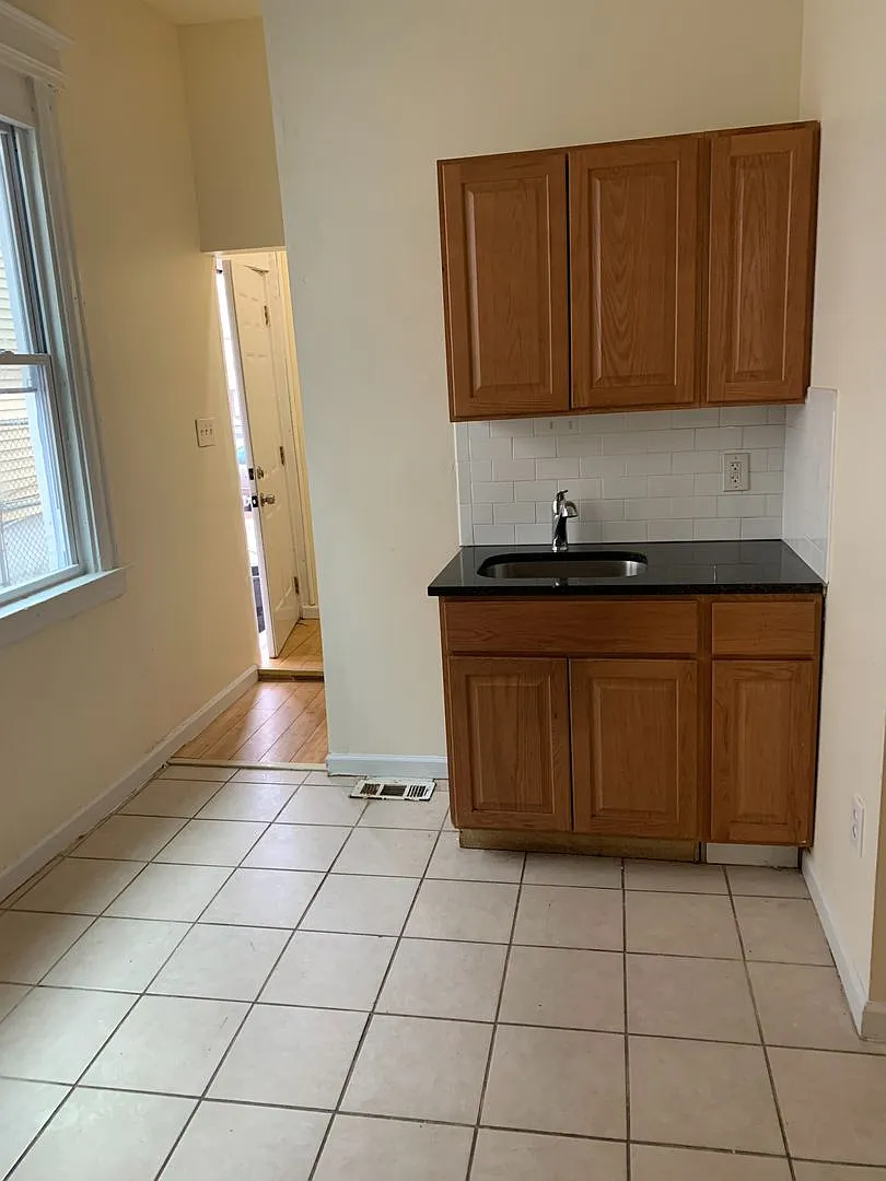 14 Wainwright Street — Photo 3