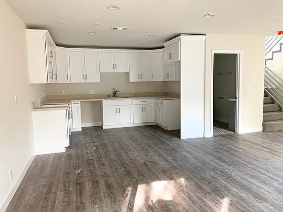 2nd image of 6655 Glade Ave