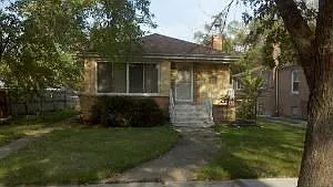 14810 Atlantic Ave photo 1