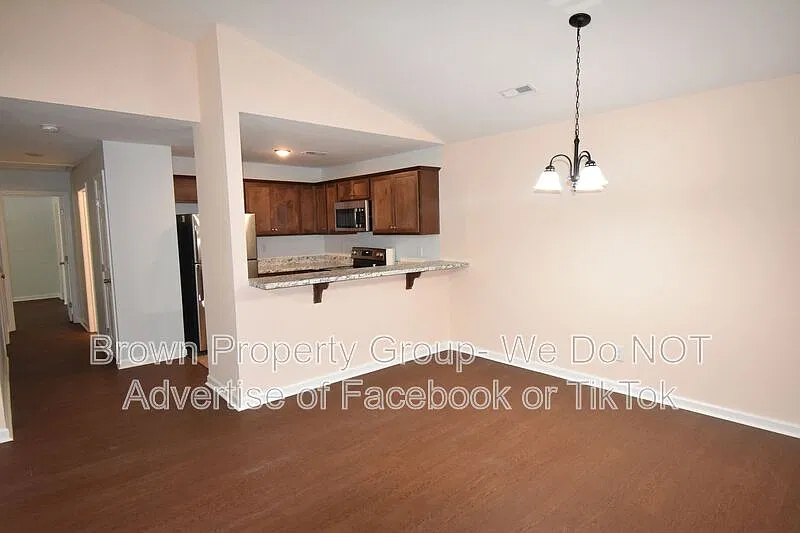 2 bed, 2.0 bath, 1050 sqft, $1,100 — Photo 4