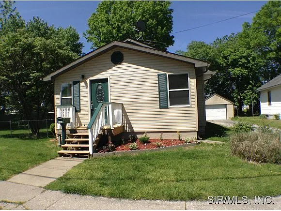 4121 Rode Ave photo 1