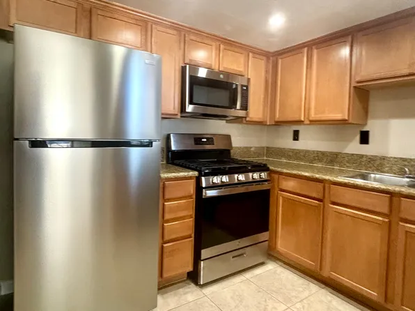 1339 Massachusetts Ave APT 101, Riverside, CA 92507