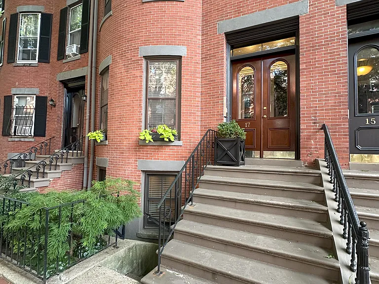 17 E Springfield St #1 — Photo 2