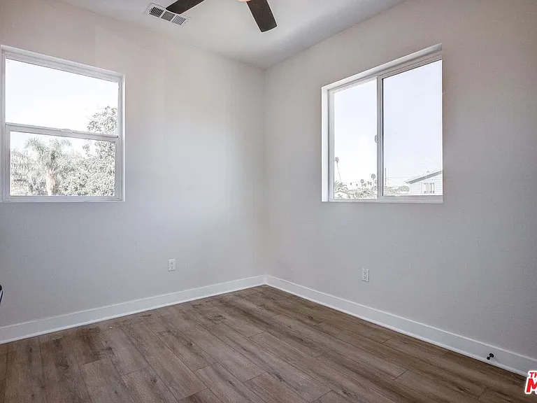 624 W 83rd St #1/2 — Photo 11