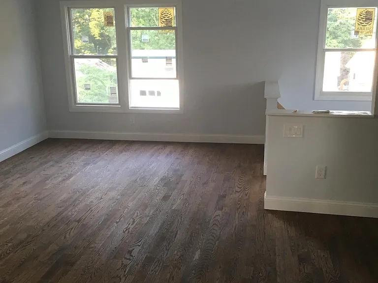 27 Edgewood Ave — Photo 5