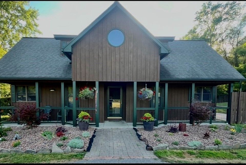 1st image of 8058 W Hollow Rd