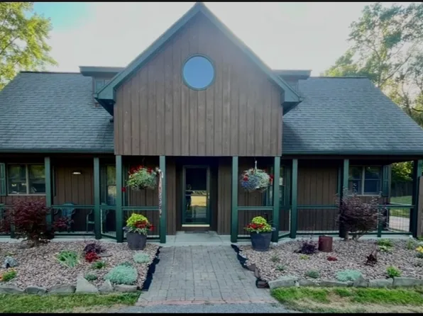 8058 W Hollow Rd, Naples, NY 14512