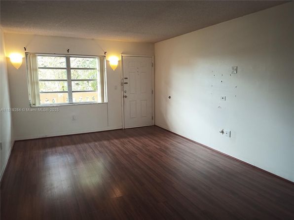 20311 NE 2nd Ave APT 23