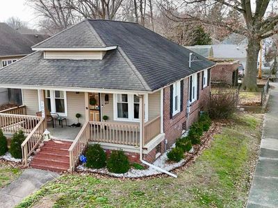 1001 S Jackson St, Harrisburg, IL, 62946