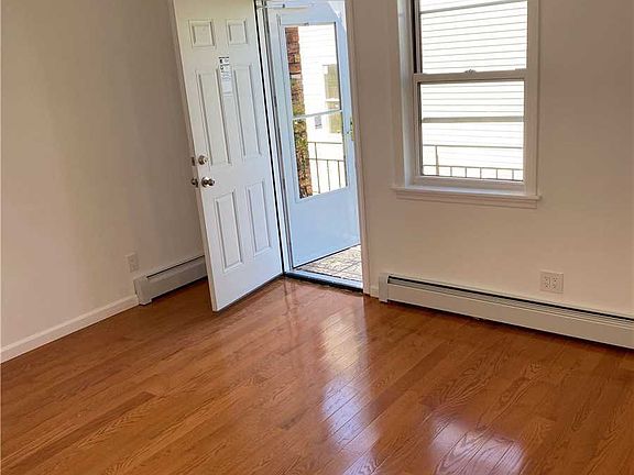 5th image of 137-05 Mulberry Ave Floor 2