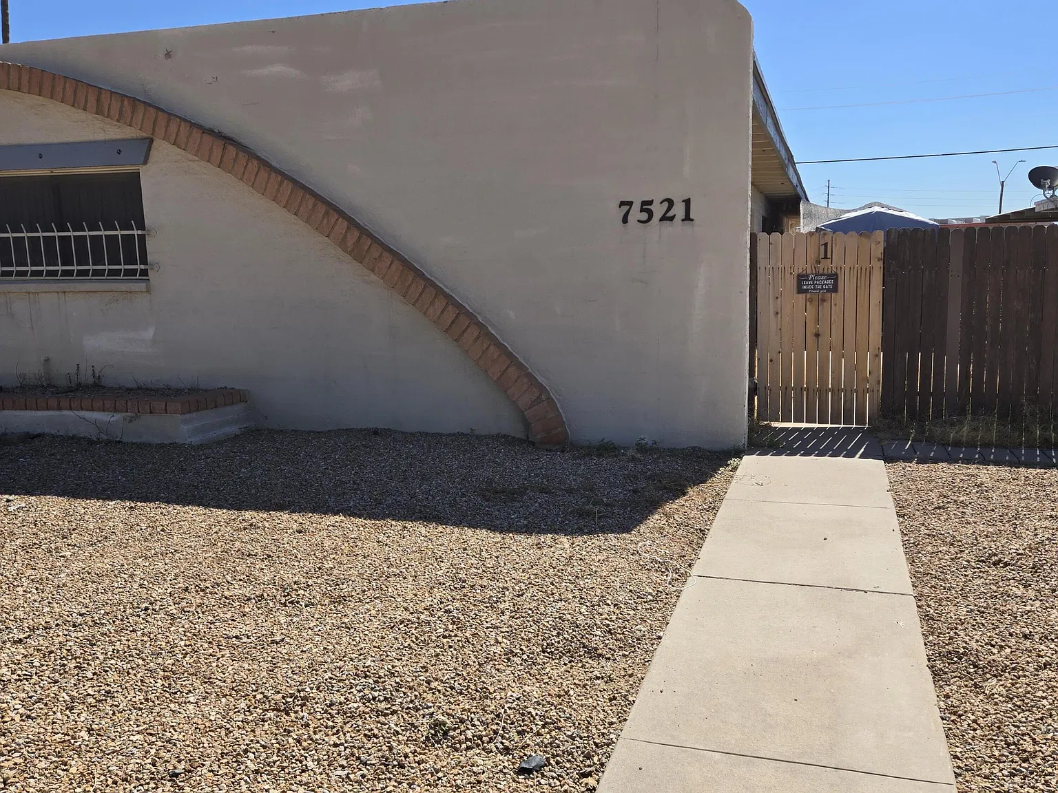 2 bed, 1.0 bath, $1,250 — Photo 2