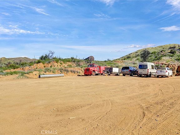 4th image of 2 Decker Canyon Rd