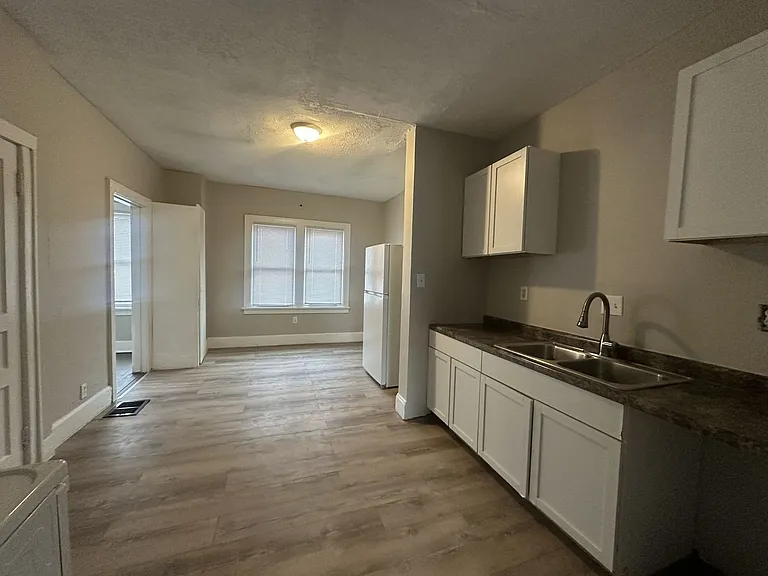 2676 Sullivant Ave — Photo 4