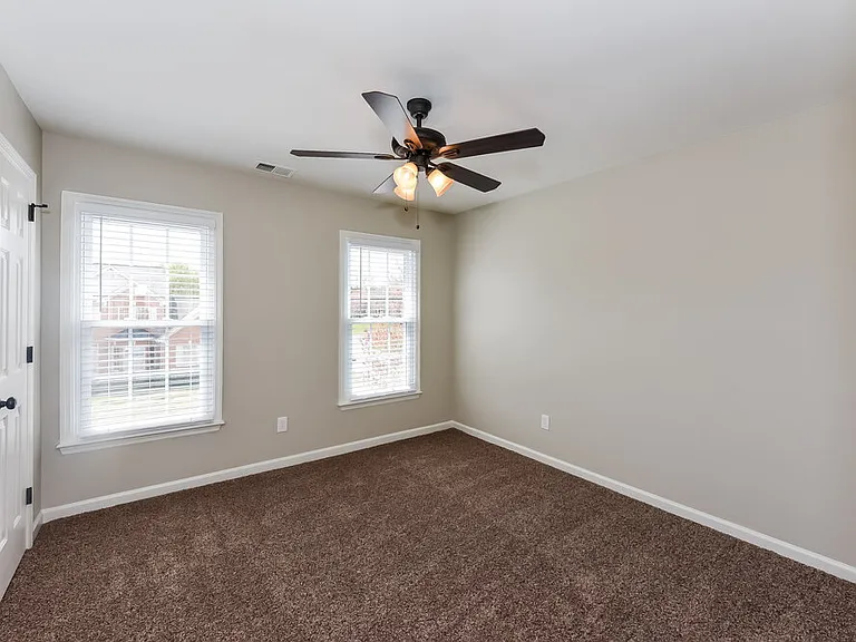 4340 Cambridge Dr — Photo 13