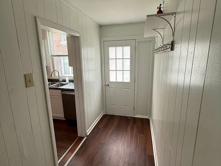 328 W Church St — Photo 13
