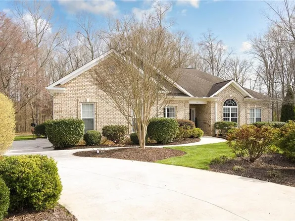 101 Loganberry Ct, Clemmons, NC 27012