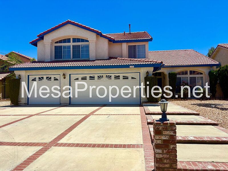 1st image of 14383 La Crescenta Ave